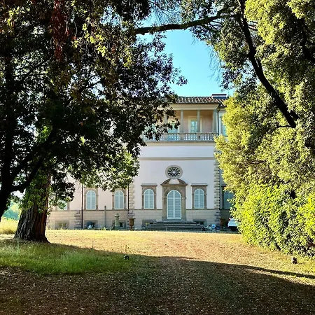 Arnolfini Villa Capannori