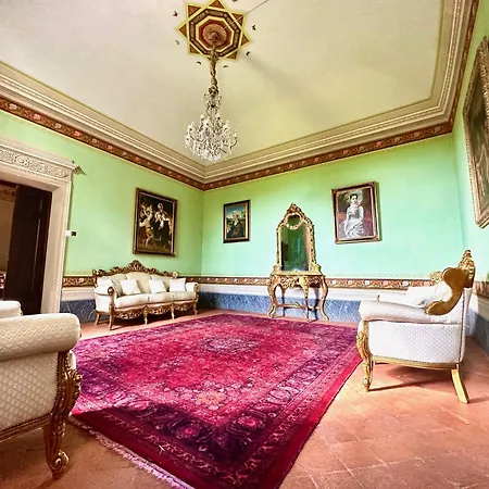 Arnolfini Villa Capannori