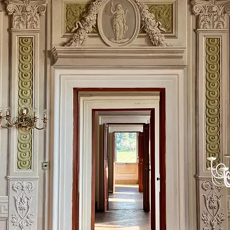 Arnolfini Villa Capannori